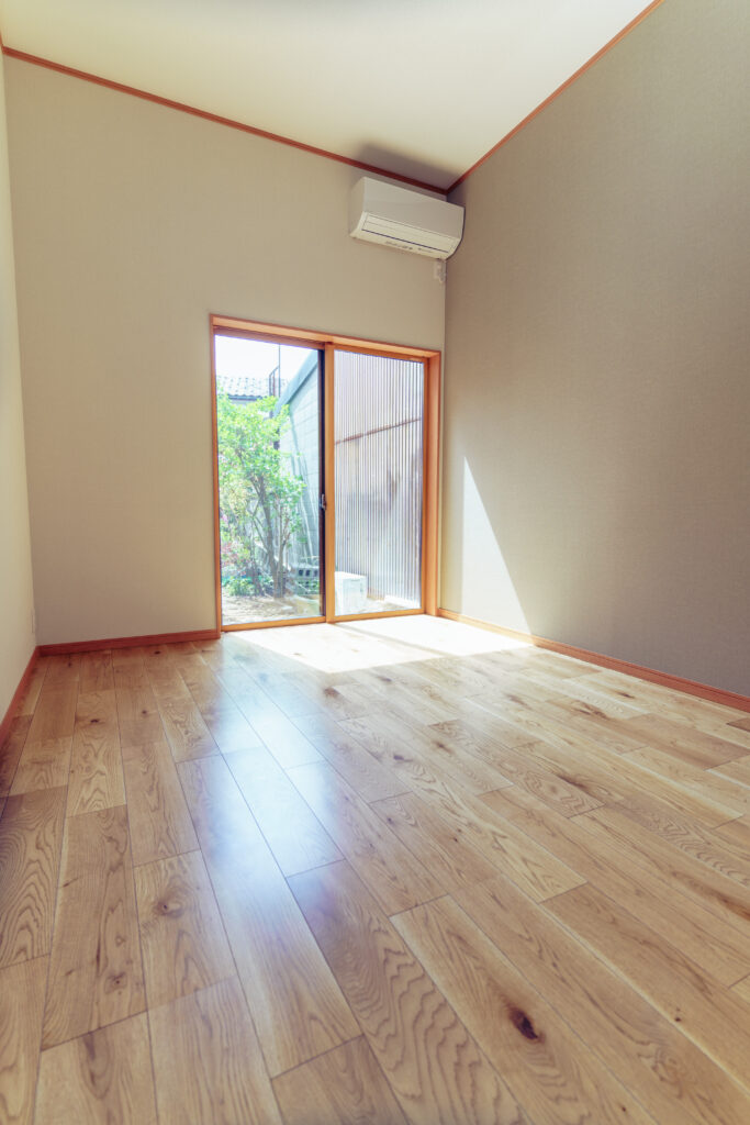 天井の高い開放的な居室